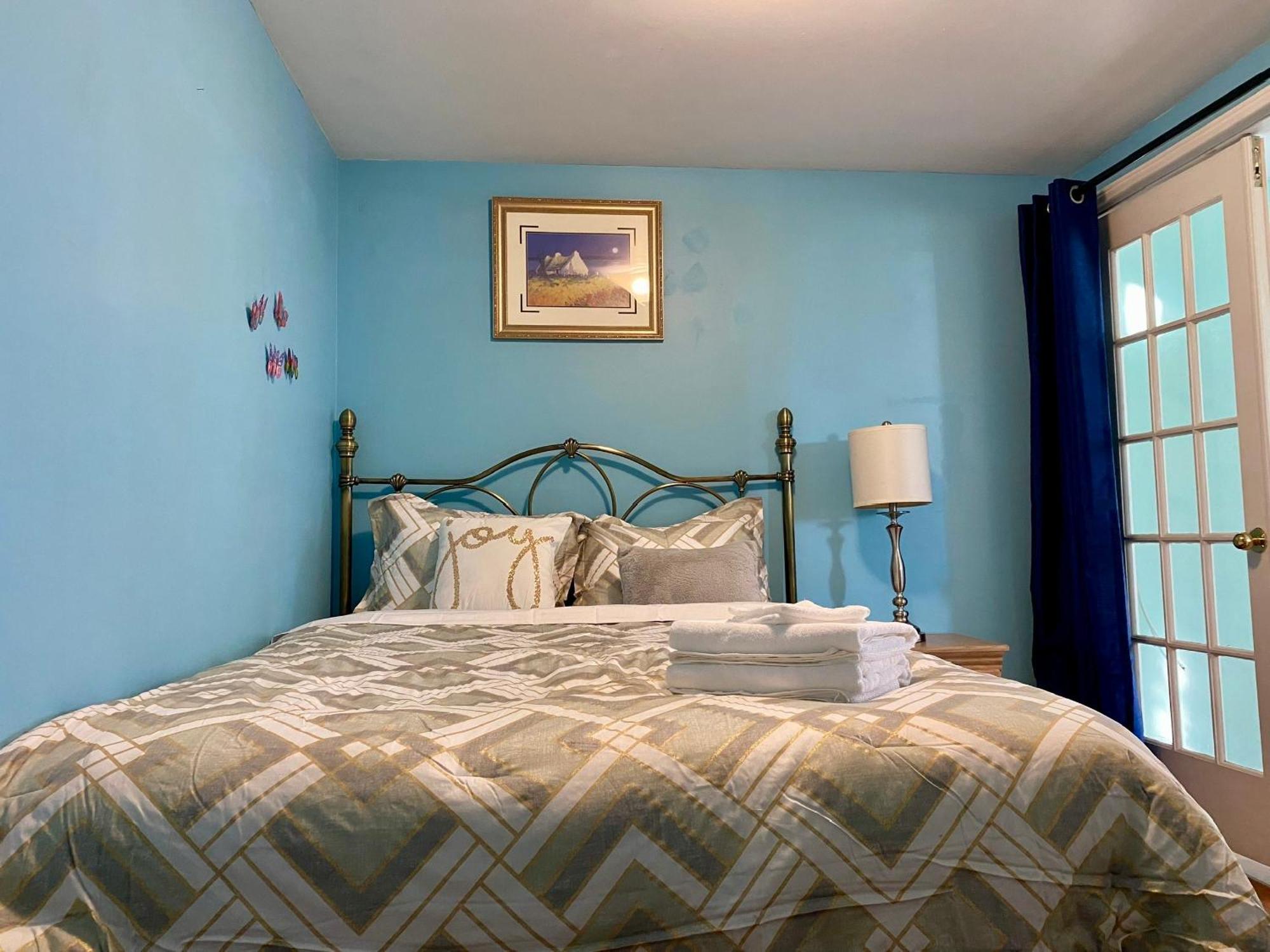 Ozone Homes-private Basement Unit Holiday home *