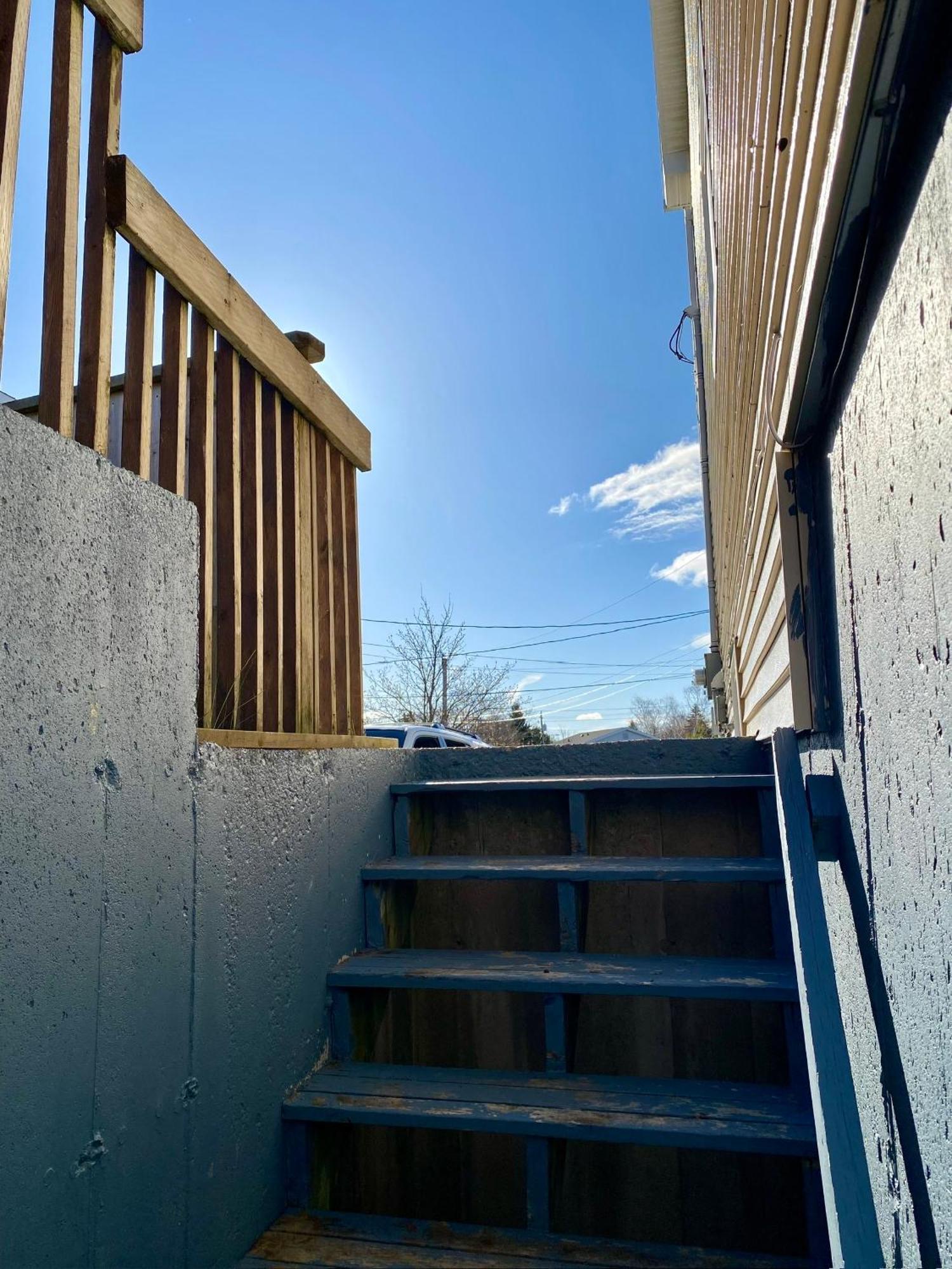 Ozone Homes-private Basement Unit Holiday home *